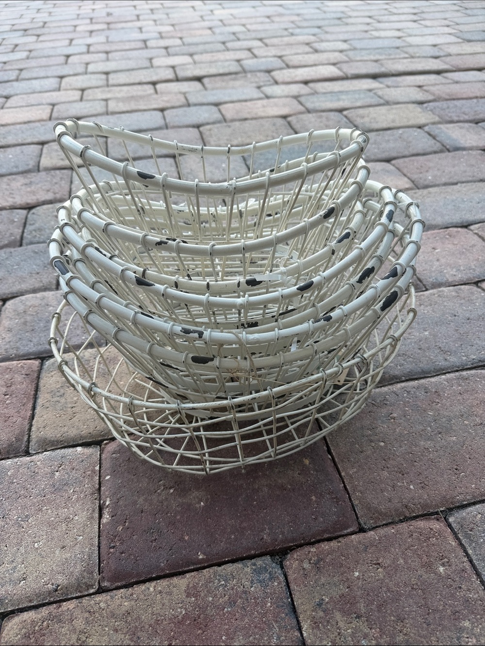 Set of nesting baskets  (8)